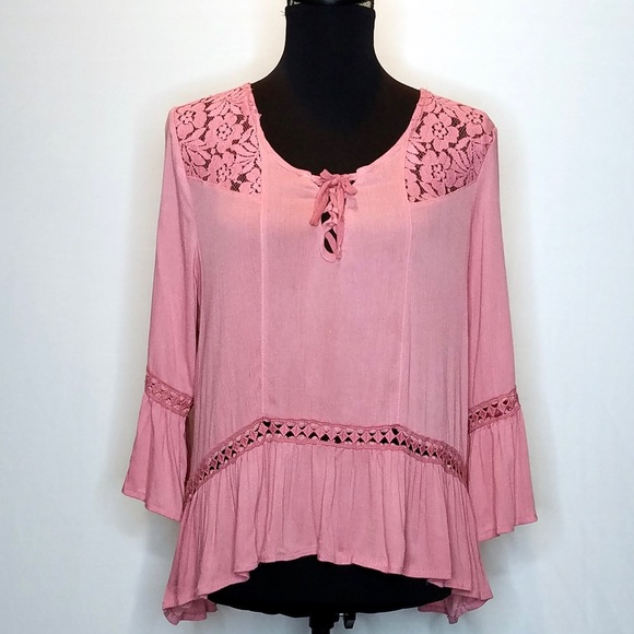 Romeo & Juliet Couture Tops - Pink Romeo & Juliet Peasant Blouse.            280